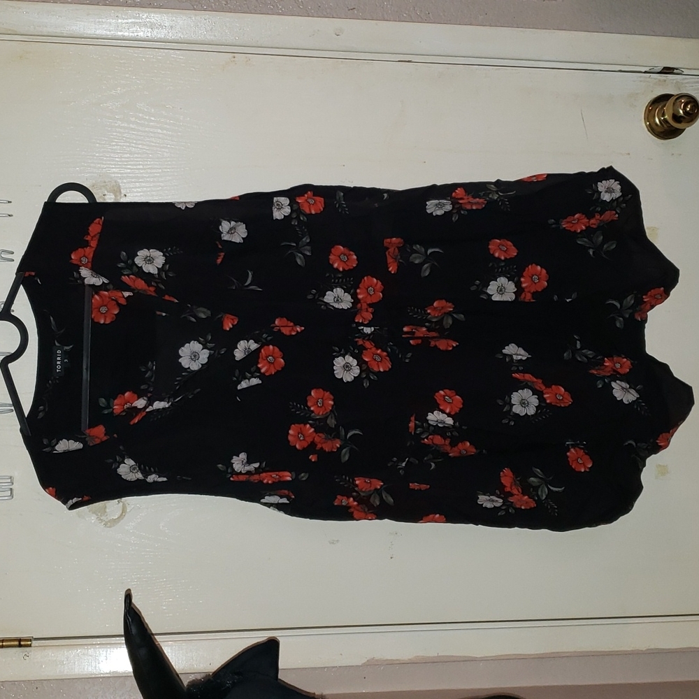 Torrid Floral Tie Front Sleeveless Top